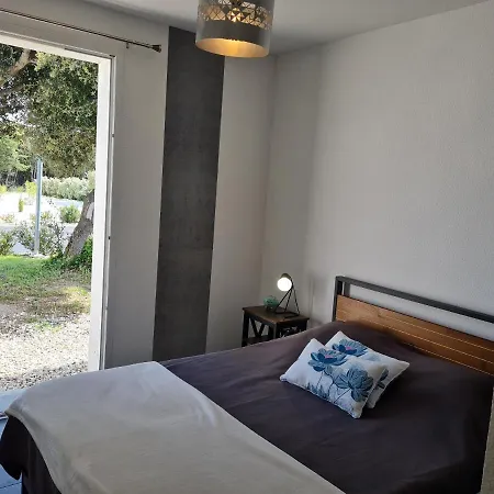 Petite Maison Dans Avec Piscine Commune * Bonifacio (Corsica)