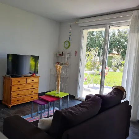 Parco vacanze Petite Maison Dans Avec Piscine Commune *